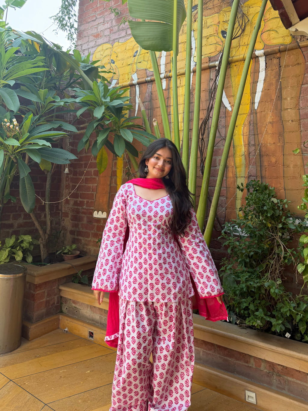 Gulabi adaa farsi set 🌸💕
