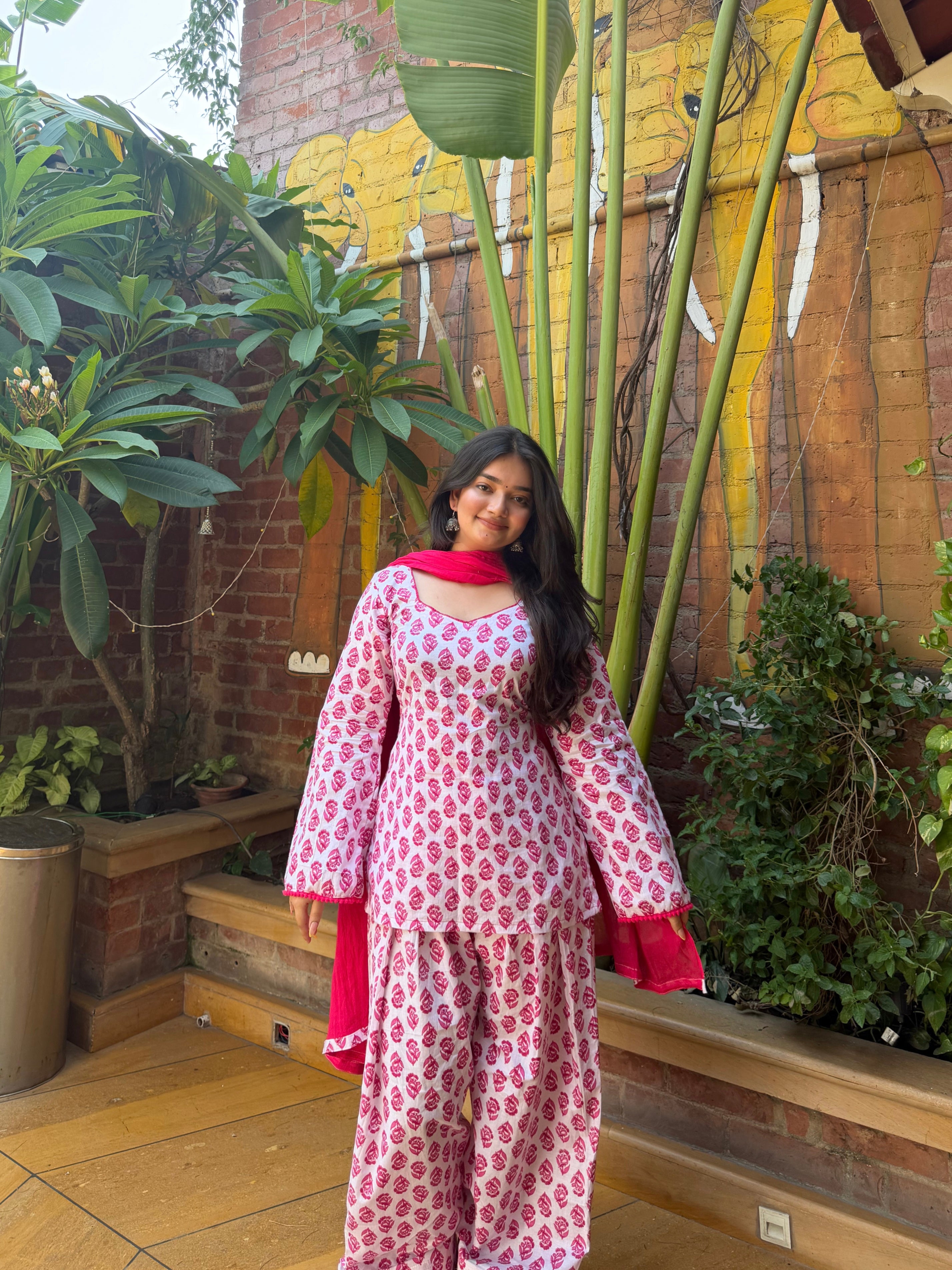 Gulabi adaa farsi set 🌸💕