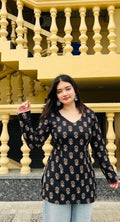 Black v neck kurti